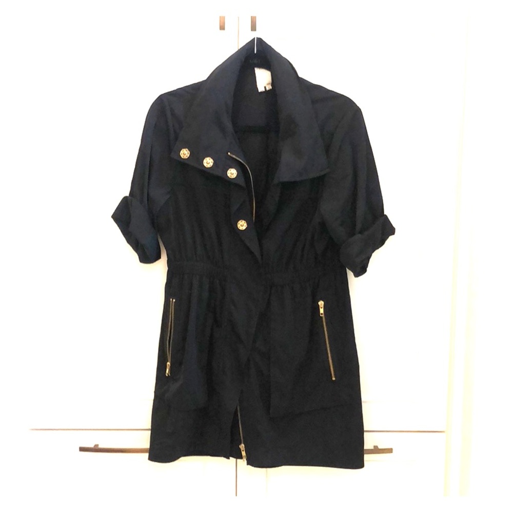 Ali ro raincoat